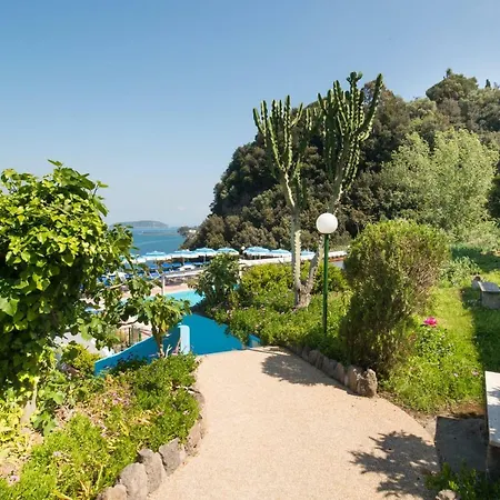 Bagnitiello فندق كازاميتْشيولا تيرمي